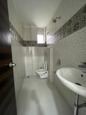 Bathroom in 3 BHK Apartment at Banjara View Apartment, Banjara Hills – for Rent