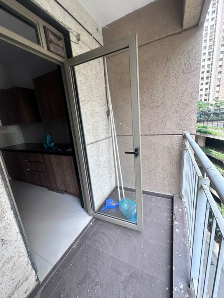 Balcony, lodha-splendora 2 Bedroom 761 Sq.Ft. Apartment In Ghodbunder Road Thane 10748796