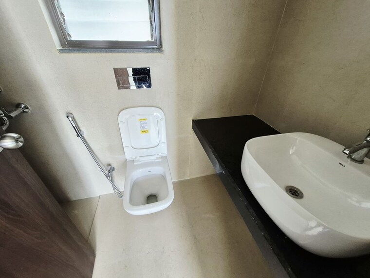 Bathroom, runwal-my-city-phase-ii-cluster-05 1.5 Bedroom 550 Sq.Ft. Apartment In Dombivli East Thane 10748807