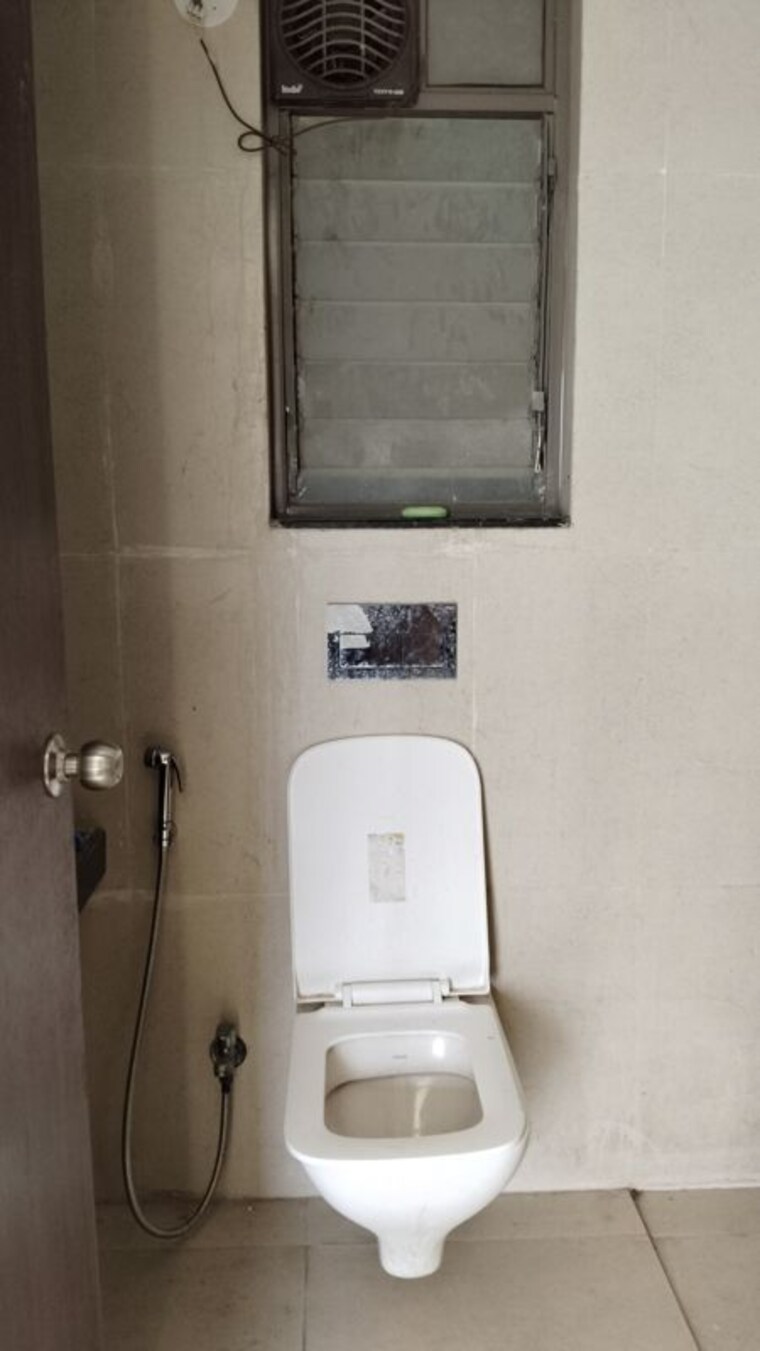 Bathroom, runwal-my-city-phase-ii-cluster-05 3 Bedroom 777 Sq.Ft. Apartment In Dombivli East Thane 10748819