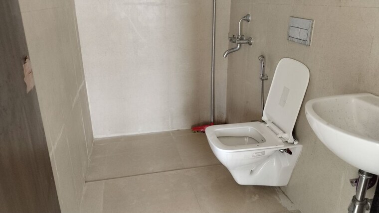 Bathroom, runwal-my-city-phase-ii-cluster-05 3 Bedroom 777 Sq.Ft. Apartment In Dombivli East Thane 10748819