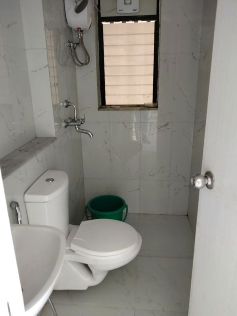 Bathroom, runwal-gardens-phase-i 1.5 Bedroom 535 Sq.Ft. Apartment In Dombivli East Thane 10748823