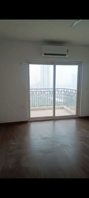 Room in 3 BHK Apartment at Tulip Violet, Sector 69 – for Sale