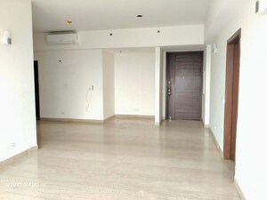 Room in 3 BHK Apartment at M3M Latitude, Sector 65 – for Rent
