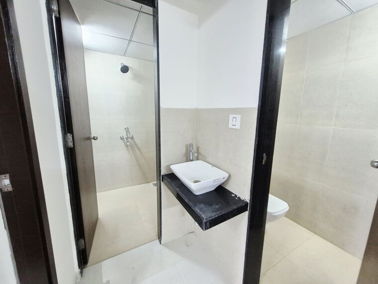 Bathroom, runwal-my-city-phase-ii-cluster-05 1 Bedroom 372 Sq.Ft. Apartment In Dombivli East Thane 10748831