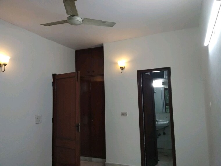 Room, greater kailash i 3 Bedroom 1800 Sq.Ft. Builder Floor In Greater Kailash I Delhi 10748829