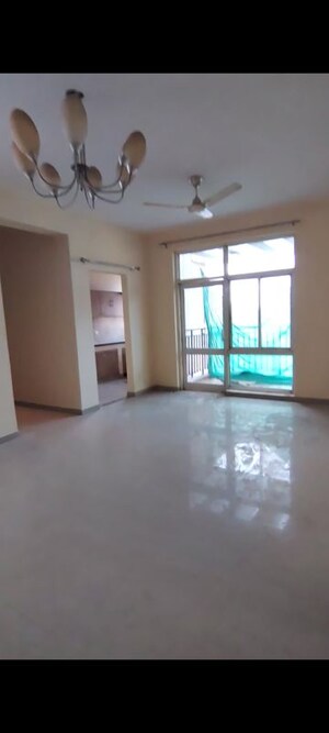 3 BHK Apartment For Rent in Omaxe Spa Village, Sector 78