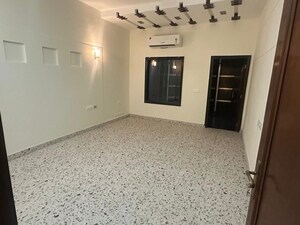 Room in 4 BHK Builder Floor at Panchsheel Park – for Rent