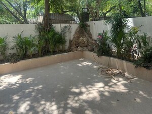 4 BHK Builder Floor – Garden View at Panchsheel Park - for Rent
