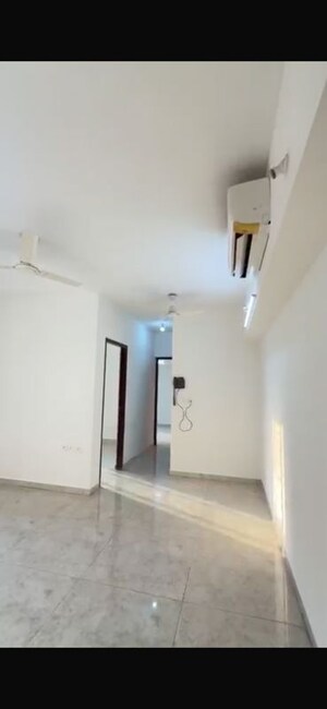 Room in 2 BHK Apartment at Lodha Amara, Kolshet Road – for Rent