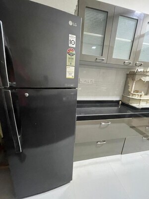 Furnished Amenities in 3 BHK Apartment at Gundecha Orchid Tower, Kandivali East – for Rent