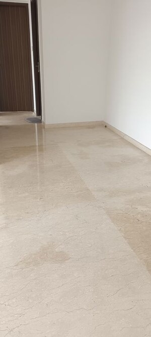 Room in 2 BHK Apartment at Santacruz West – for Rent