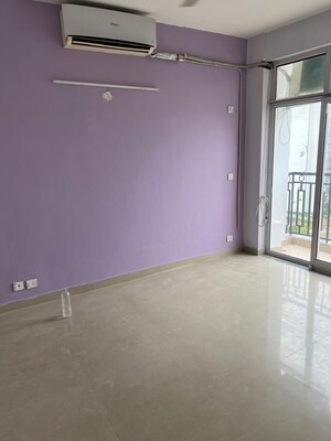 Room in 3 BHK Apartment at Ansals Celebrity Greens, Sushant Golf City – for Rent