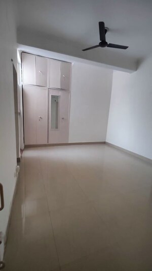 3 BHK Apartment For Rent in Arun Vihar, Sector 29