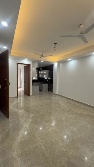 Room in 3 BHK Builder Floor at Chittaranjan Park – for Rent