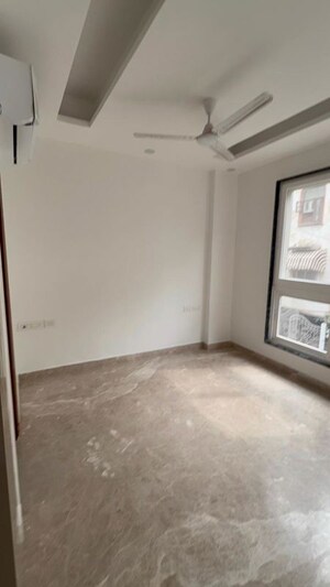 Room in 3 BHK Builder Floor at Chittaranjan Park – for Rent