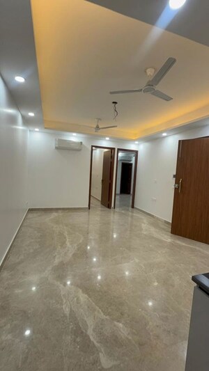 Room in 3 BHK Builder Floor at Chittaranjan Park – for Rent