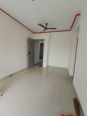 Room in 2 BHK Apartment at Dhamji Shamji Mahavir Spring Tulip Phase 1, Pokhran Road No Two – for Rent