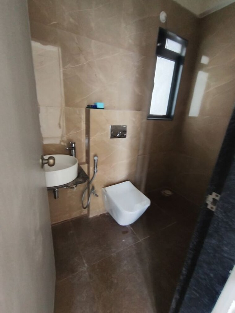 Bathroom, dhamji-shamji-mahavir-spring-tulip-phase-1 2 Bedroom 630 Sq.Ft. Apartment In Pokhran Road No Two Thane 10749035