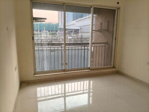 Room in 2 BHK Apartment at Classics Residency Seawoods, Seawoods – for Rent