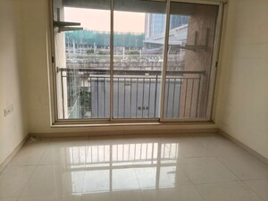 Room in 2 BHK Apartment at Classics Residency Seawoods, Seawoods – for Rent