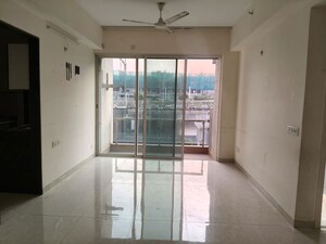 Room in 2 BHK Apartment at Classics Residency Seawoods, Seawoods – for Rent