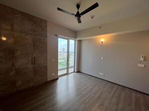 Room in 3 BHK Apartment at Emaar Digi Homes, Sector 62 – for Rent