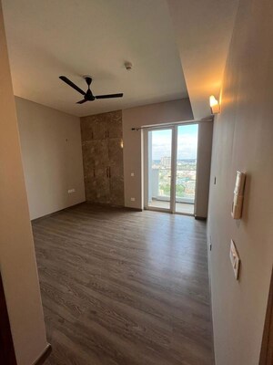 Room in 2 BHK Apartment at Emaar Digi Homes, Sector 62 – for Rent