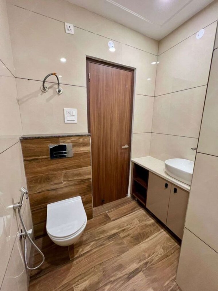 Bathroom, sas nagar 2 Bedroom 200 Sq.Yd. Builder Floor In Sas Nagar Mohali 10749058