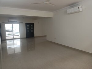 Room in 3 BHK Apartment at Trendset Winz, Nanakramguda – for Rent