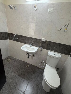 Bathroom in 4 BHK Apartment at Crystal Apartments Noida, Sector 73 – for Rent