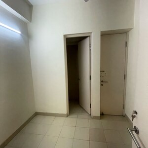 Room in 3.5 BHK Apartment at Emaar Emerald Estate, Sector 65 – for Rent