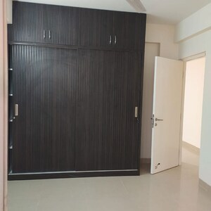 Room in 3.5 BHK Apartment at Ireo Uptown, Sector 66 – for Rent
