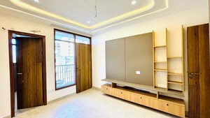 Room in 3 BHK Apartment at Dhakoli – for Rent
