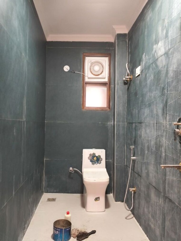 Bathroom, malviya nagar 3 Bedroom 1500 Sq.Ft. Builder Floor In Malviya Nagar Delhi 10749114