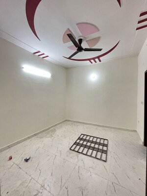 Furnished Amenities in 2 BHK Builder Floor at Saket – for Rent