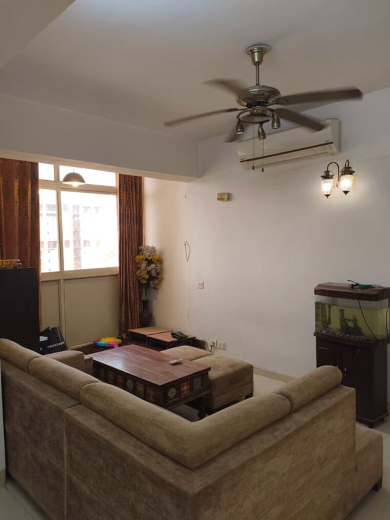 Living Room, tulip-white 3 Bedroom 1335 Sq.Ft. Apartment In Sector 69 Gurgaon 10749146