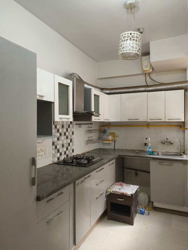 Kitchen, tulip-white 3 Bedroom 1335 Sq.Ft. Apartment In Sector 69 Gurgaon 10749146