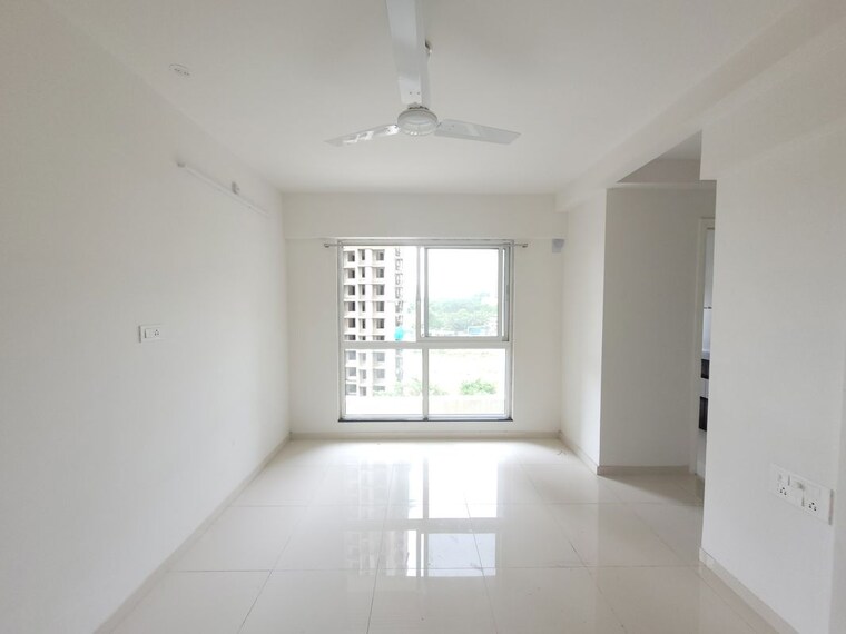 Room, godrej-emerald 1.5 Bedroom 650 Sq.Ft. Apartment In Ghodbunder Road Thane 10749170