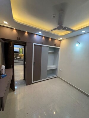 Room in 2 BHK Apartment at Signature The Millennia 3, Sector 37d – for Rent
