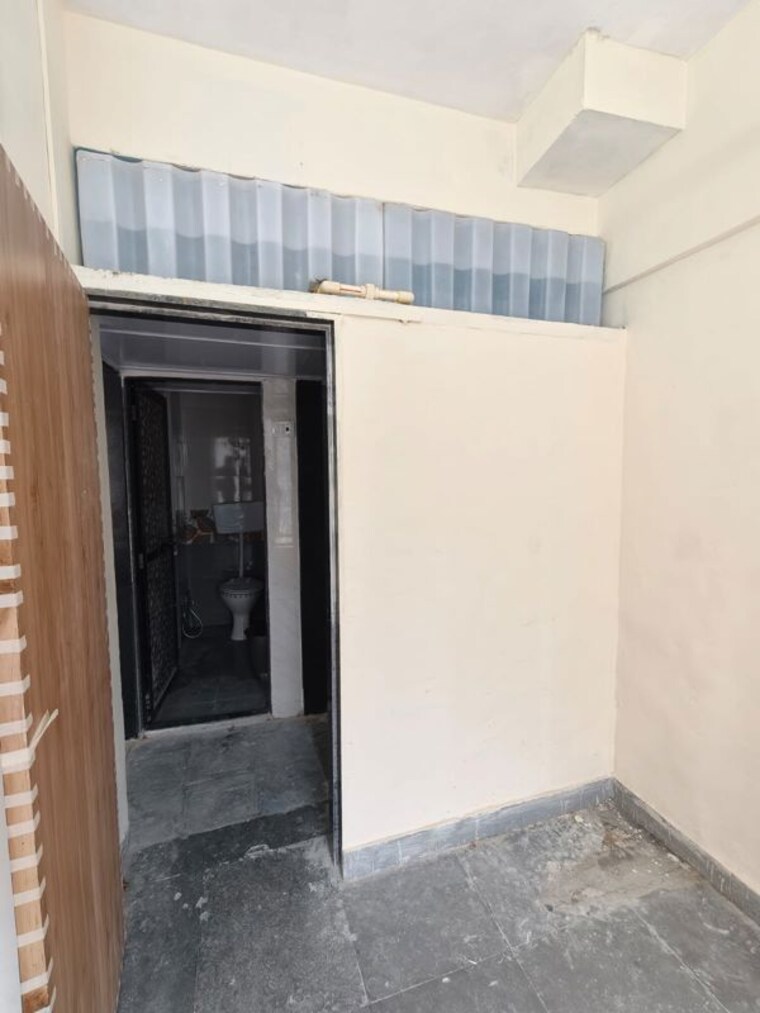Room, gokuldham-complex 1 RK 300 Sq.Ft. Apartment In Goregaon East Mumbai 10749178