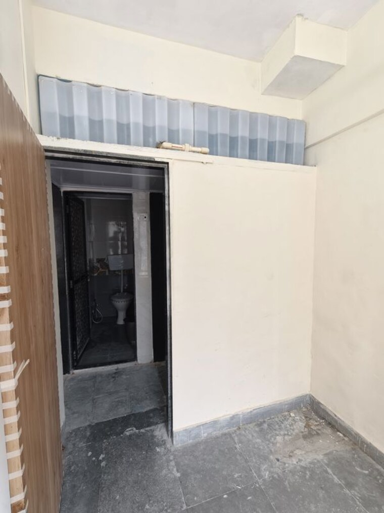 Room, gokuldham-complex 1 RK 300 Sq.Ft. Apartment In Goregaon East Mumbai 10749184