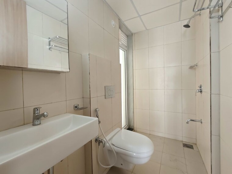 Bathroom, godrej-emerald 3 Bedroom 1044 Sq.Ft. Apartment In Ghodbunder Road Thane 10749193