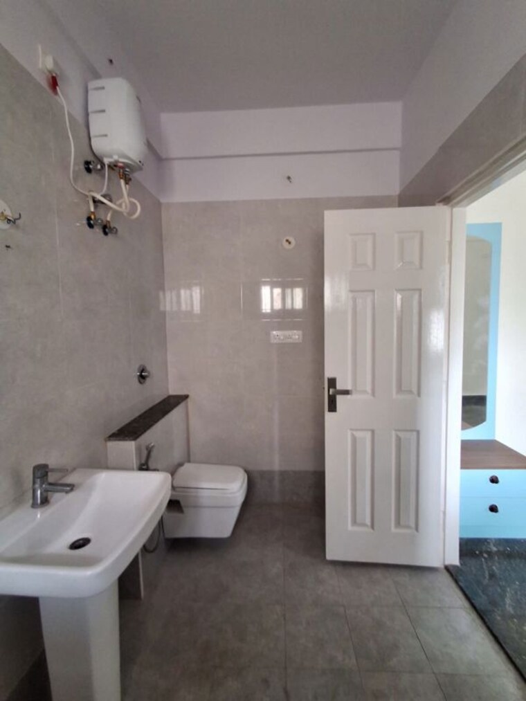 Bathroom, anand nagar 3 Bedroom 1800 Sq.Ft. Apartment In Anand Nagar Bangalore 10749202