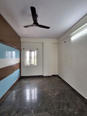 Room in 3 BHK Apartment at Anand Nagar – for Rent