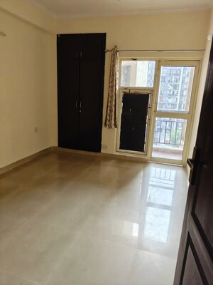 Room in 2 BHK Apartment at Aims Golf City, Sector 75 – for Rent
