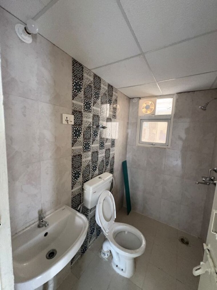 Bathroom, signature-the-millennia-3 2 Bedroom 1000 Sq.Ft. Apartment In Sector 37d Gurgaon 10749191