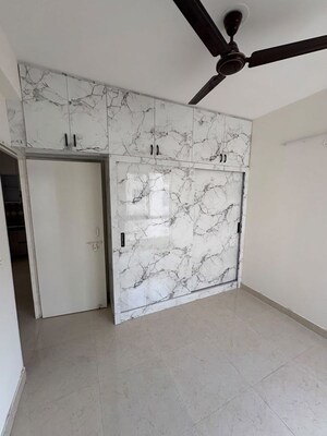 Room in 2 BHK Apartment at Signature The Millennia 3, Sector 37d – for Rent