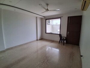 Room in 4 BHK Builder Floor at Rajouri Garden – for Rent