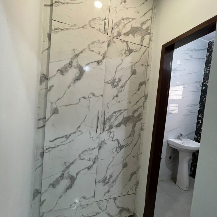 Bathroom, aerocity 3 Bedroom 130 Sq.Yd. Apartment In Aerocity Mohali 10749217